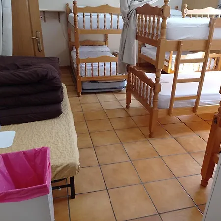 Albergue De Peregrinos Ultreia Et Suseia ホステル シグエイロ